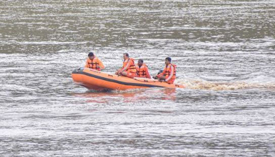 Metal presence found under water; Lori's cabin could not be found