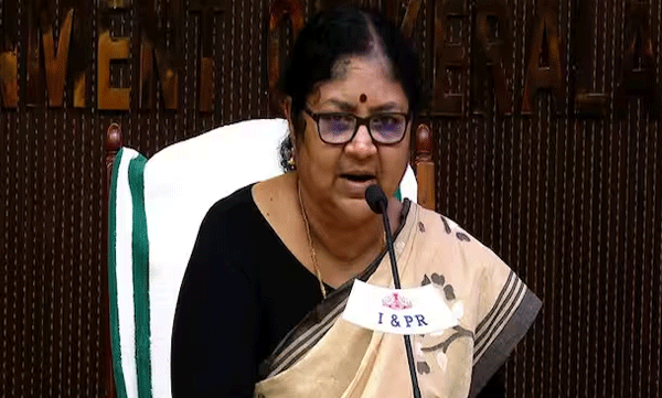 kerala-rain-update-minister-r-bindu-says-people-in-danger-zone-should-be-ready-to-move