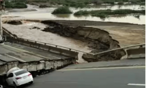 Heavy rain in Saudi; Three dead, massive damage