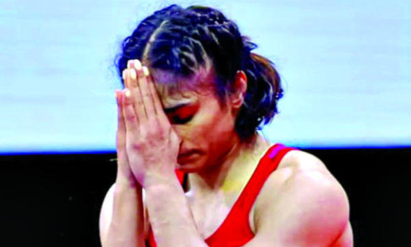How did Vinesh Phogat's body weight change in two days?