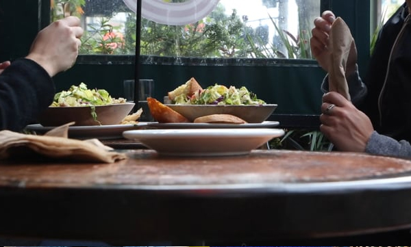 couple-leave-restaurant-without-paying-12000-bill-in-uk