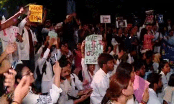 doctors-protest-in-delhi-and-kochi-on-kolkata-doctor-murder