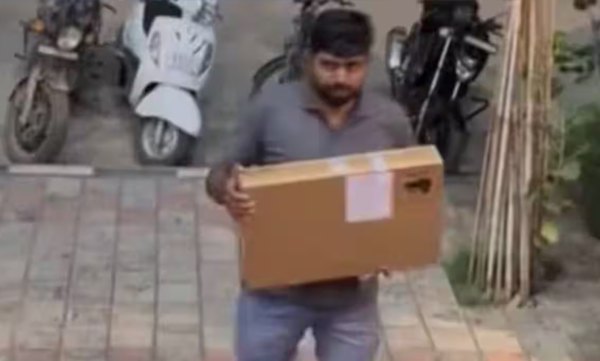 13-minutes-laptop-delivery-post-viral-flipkart-surprises-man-with-a-gift