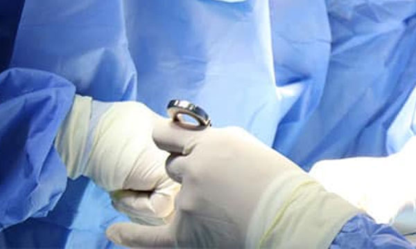 Stomach ache for the young woman even after giving birth