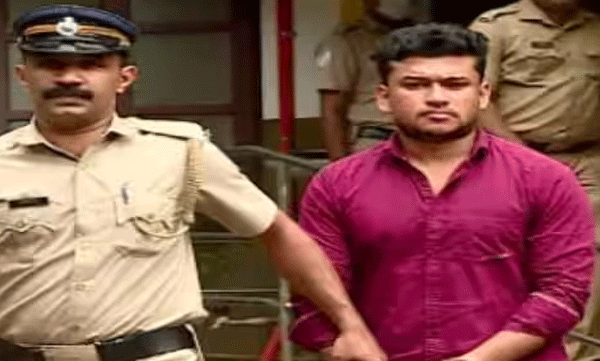 british-prime-minister-keir-starmer-supports-the-idea-of-banning-smoking-in-some-outdoor-spaces