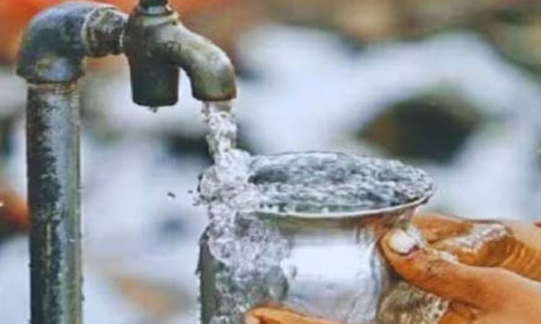 Drinking water crisis in capital city; The mayor also blamed the officials