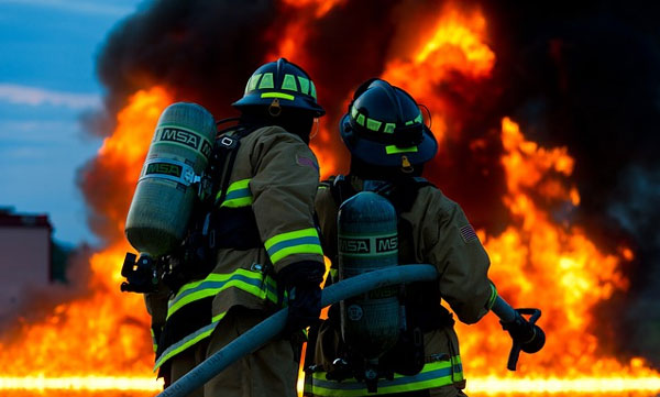 greek-woman-44-intentionally-starts-2-wildfires-to-watch-firefighters-and-flirt-with-them-report