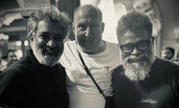 pushpa-movie-rajamouli-visits-film-set-allu-arjun