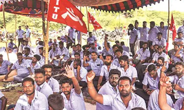1000 workers are on strike in the plant for a month; Samsung sent snacks to the protesters