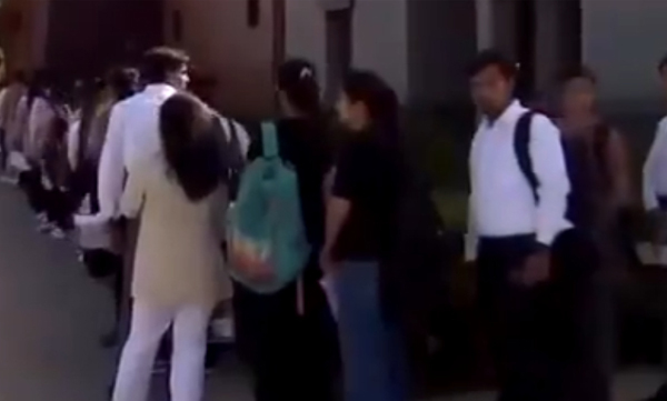 viral-video-thousands-of-indian-students-queue-for-waiter-job-in-canada