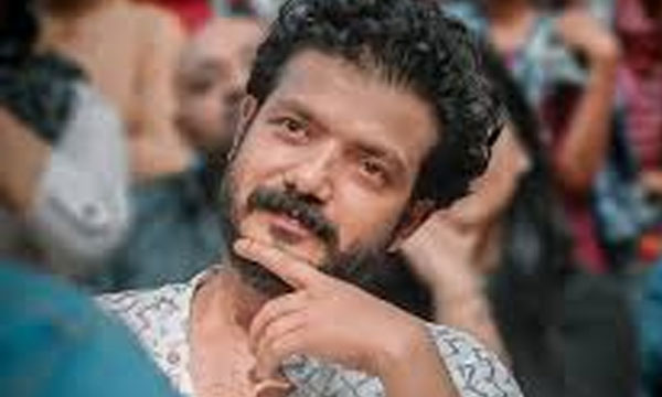 The one horn of the silver screen came to face the one horn of life