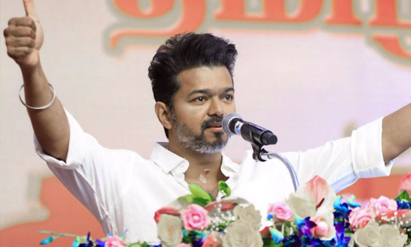 M.G.R. Succeeded, Rajini retreated; Kamal is rowing now 'Ilayadalapati' Vijay's turn