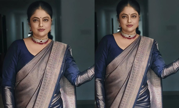 manju-pillai-latest-classic-look-goes-viral