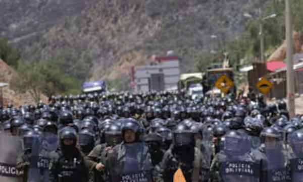 armed-group-take-control-military-facility-bolivian-city