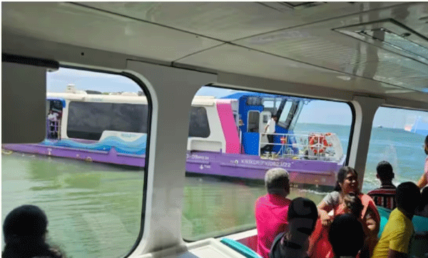 kochi-water-metro-boats-collided-kwml-explanation-no-collision-happened-and-youtubers-spread-false-details