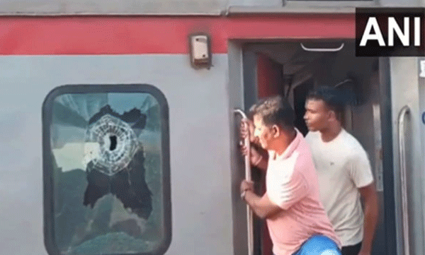 nandankanan-express-train-firing-odisha.