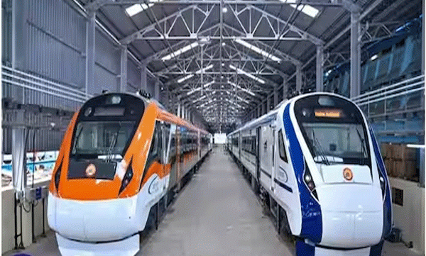 Kasaragod - Thiruvananthapuram Vandebharat train pelted with stones; Train's window was broken