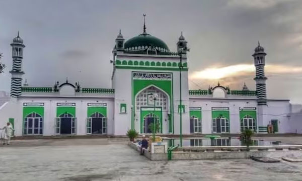 Conflict over a mosque built by the Mughals in Sambhal in the 16th century
