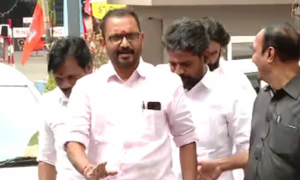 k-surendran-against-congress-