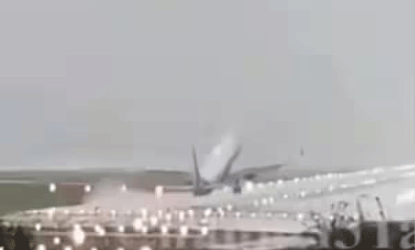 flight-abort-landing-after-touchdown-in-chennai-due-to-cyclone-fengal-video-surfaces