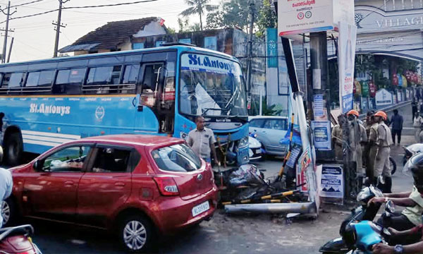 The driver suffered a heart attack while driving a private bus