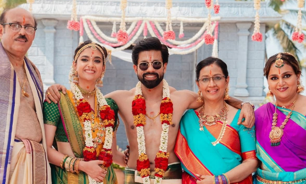 menaka-suresh-shared-a-heart-touching-note-on-her-daughter-keerthy-suresh-wedding-viral-pics/