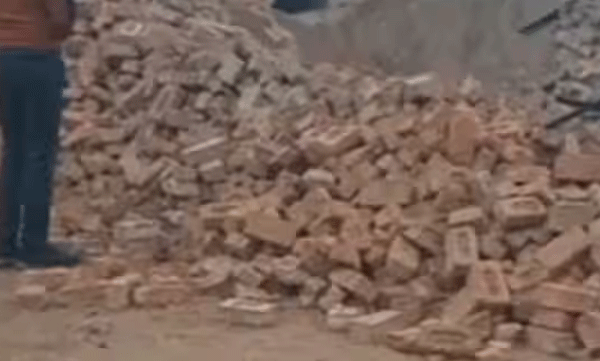 The wall fell on top of the sleeping children; 4 people died tragically and one person was injured