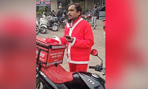 ''ദീപാവലിക്ക് നീ ശ്രീരാമന്റെ വേഷം ഇട്ടാരുന്നോ?'' ഫുഡ് ഡെലിവറി ബോയിയുടെ സാന്താക്‌ളോസ് വേഷം അഴിപ്പിച്ചു