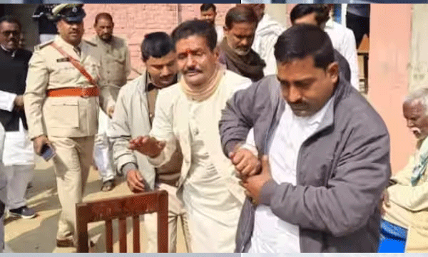 headmaster-in-government-school-came-drunk-for-republic-day-celebration-in-government-school