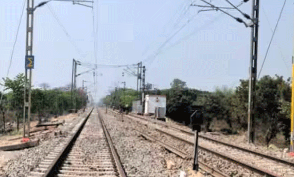 15-year-old-boy-electrocuted-when-shooting-reels-atop-of-an-abandoned-railway-coach