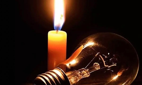 കെ.എസ്.ഇ.ബിയുടെ എ.ബി സ്വിച്ച് ലഹരിയുടെ വീര്യത്തില്‍ ഓഫ് ചെയ്തു ; നഗരം ഇരുട്ടിലായത് ഒരു മണിക്കൂര്‍, കെഎസ്ഇബി അറിഞ്ഞത് നാട്ടുകാര്‍ വിളിച്ചപ്പോള്‍