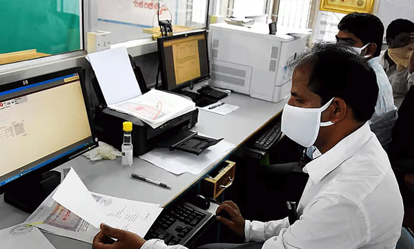 Government employees in Kerala who work less hours in the country