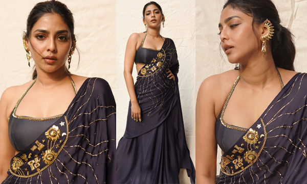 Aiswarya lakshmi stunning hot look in solin navy blue saree