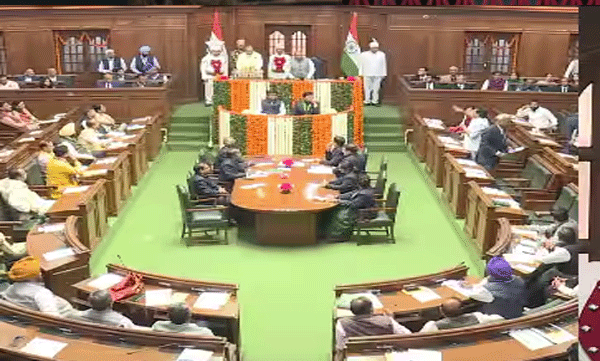 delhi-liquor-policy-cag-report-in-assembly