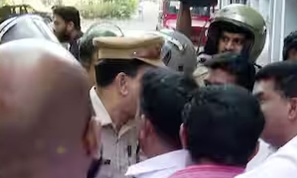 Clash in Wayanad over UDF collectorate siege