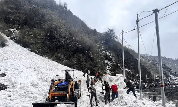 many-workers-feared-trapped-in-uttarakhand-avalanche-rescue-efforts-on