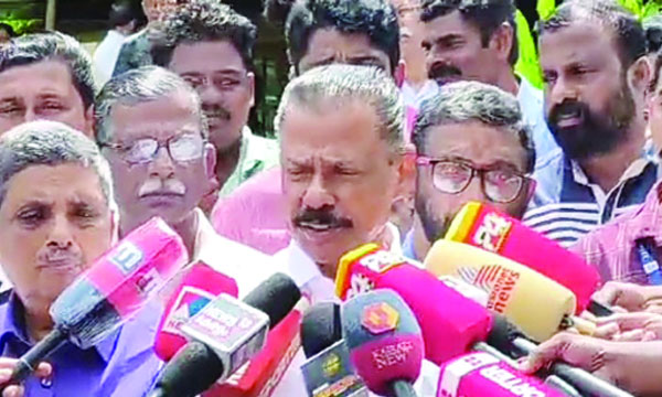 MV Govindan said that the leaders should not drink alcohol