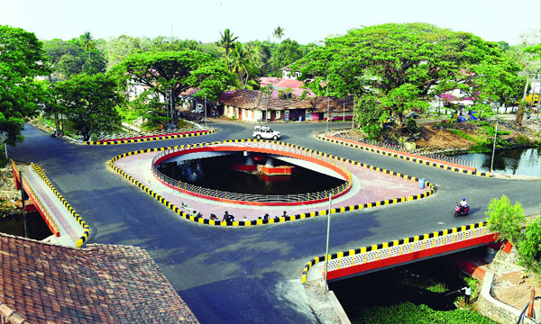 ആലപ്പുഴയിലെ ചരിത്രമുറങ്ങുന്ന മുപ്പാലം ഇനി നാല്പ്പാലം ; നാലു ഭാഗത്തേക്കും ജലഗതാഗതവും എട്ടു കരകളിലൂടെ വാഹനഗതാഗതവും വരുന്നു