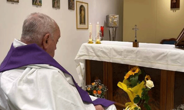 pope-francis-seen-praying-at-hospital-chapel-in-photo-released-by-vatican-