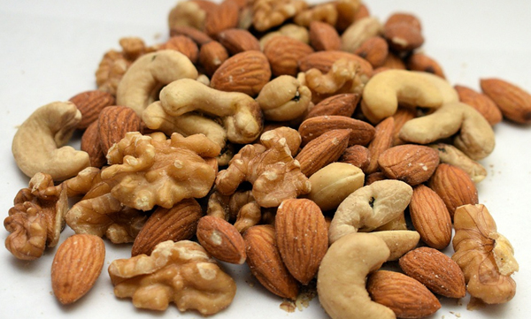 nuts-to-eat-for-thick-hair