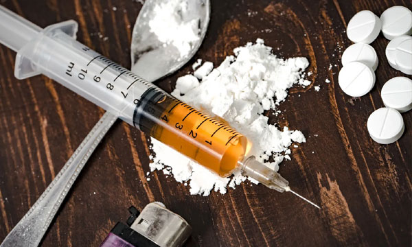 HIV infection among drug gang members; 10 cases confirmed in two months