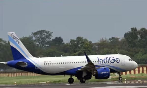 thiruvananthapuram-bengaluru-indigo-flight-child-s-gold-chain-missing-after-went-to-washroom-then-complaint-against-crew-member