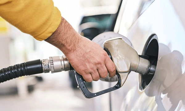 Central government increases excise duty on petrol and diesel in the country; will not affect the people