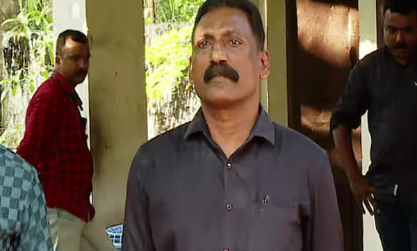 forest-range-officer-arrested-on-accepting-bribe-at-trivandrum