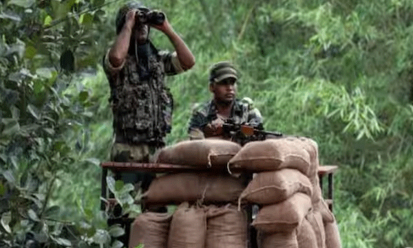 two-maoist-carrying-13-lakh-bounty-killed-in-an-encounter-in-bastar
