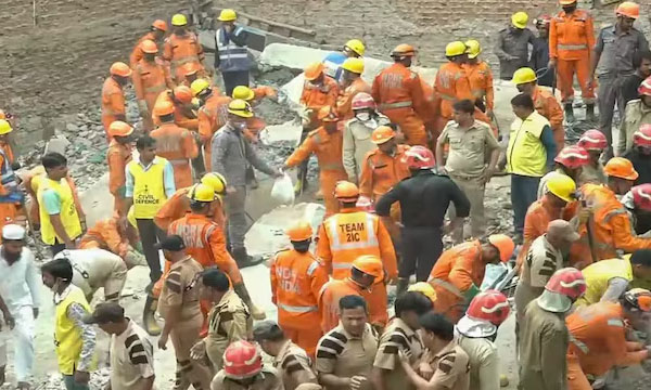 4 Dead, Many Feared Trapped As Building Collapses In Delhi's Mustafabad