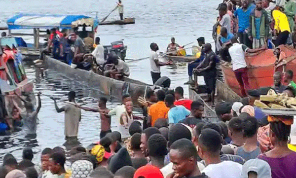 boat-carrying-500-people-catches-fire-on-congo-river-143-dead-many-passengers-missing