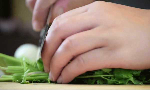 saffron-boswell-woman-claims-she-eats-out-every-single-day-for-ten-years