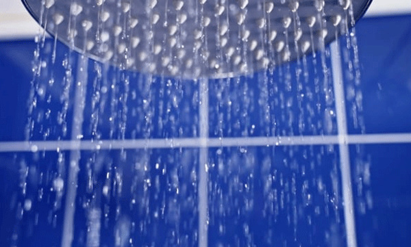 man-hiding-in-ex-girlfriend-s-bathroom-with-a-knife-while-caught-then-claiming-prank