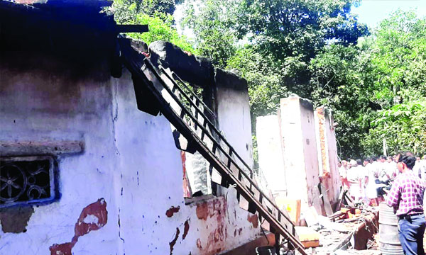 Is the disaster short-circuited if a family of four burns to death by breaking a branch?